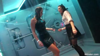 Wet and crazy amateur girls Screencap 73 on www.sinx.com