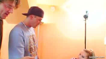 Sandra Yellows DP Party Screencap 21 on www.sinx.com