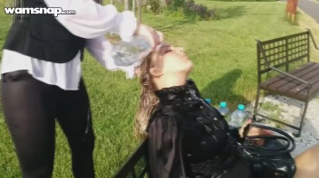 Shampoo Service In The Park Screencap 15 on www.sinx.com