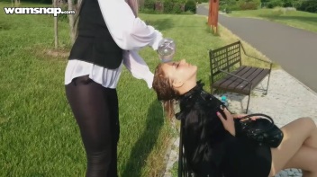 Shampoo Service In The Park Screencap 16 on www.sinx.com