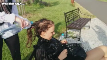 Shampoo Service In The Park Screencap 19 on www.sinx.com