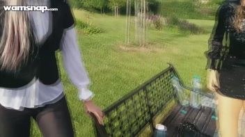 Shampoo Service In The Park Screencap 21 on www.sinx.com