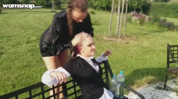 Shampoo Service In The Park Screencap 27 on www.sinx.com