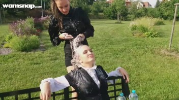 Shampoo Service In The Park Screencap 31 on www.sinx.com