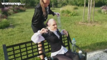 Shampoo Service In The Park Screencap 35 on www.sinx.com