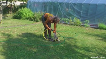 Blonde girl hoses herself off Screencap 2 on www.sinx.com