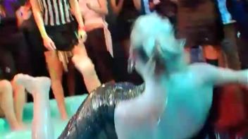 Leony Aprill vs. Lucy Cornet Screencap 86 on www.sinx.com