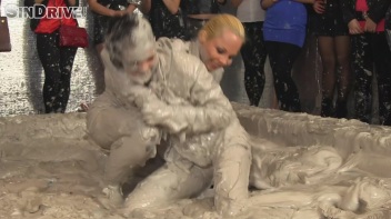 Muddy Wrestling: Sharka Blue vs. Tanya Screencap 11 on www.sinx.com