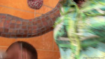 Golden Shower Sauna Screencap 34 on www.sinx.com