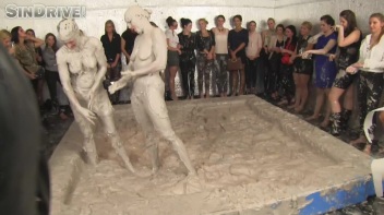 Muddy Wrestling: Nicole Vice vs. Valentina Ross Screencap 72 on www.sinx.com