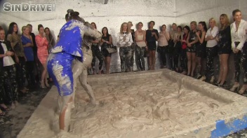 Muddy Wrestling: Nicole Vice vs. Valentina Ross Screencap 12 on www.sinx.com