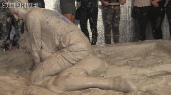 Muddy Wrestling: Nicole Vice vs. Valentina Ross Screencap 42 on www.sinx.com