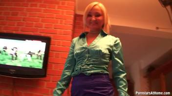 Paris Takes Care Of That Cock Screencap 1 on www.sinx.com