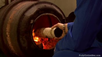 The Reward Screencap 4 on www.sinx.com