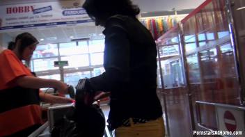 Satisfied Shopper Marks Her Territory! Screencap 28 on www.sinx.com
