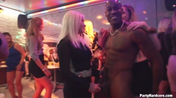 Party Hardcore Gone Crazy Vol. 32 Part 2 - Cam 2 Screencap 49 on www.sinx.com