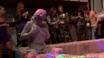 Redheads No More After This Battle! Screencap 86 on www.sinx.com