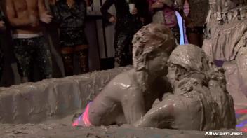 Redheads No More After This Battle! Screencap 71 on www.sinx.com