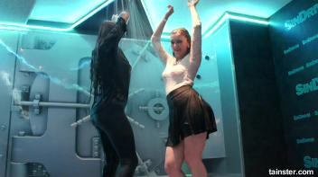 Wet amateurs owning these club showers Screencap 60 on www.sinx.com