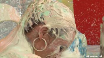 The Messiest Trivia Show Ever Screencap 95 on www.sinx.com