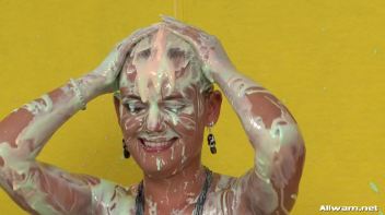 The Messiest Trivia Show Ever Screencap 43 on www.sinx.com