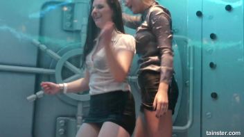 Sexy Wet Booty shaking Screencap 9 on www.sinx.com