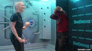 Sexy Wet Booty shaking Screencap 31 on www.sinx.com