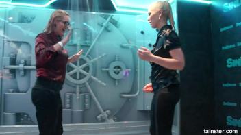 Sexy Wet Booty shaking Screencap 32 on www.sinx.com