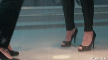 Sexy Wet Booty shaking Screencap 34 on www.sinx.com