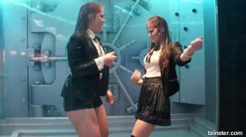 Sexy Wet Booty shaking Screencap 45 on www.sinx.com