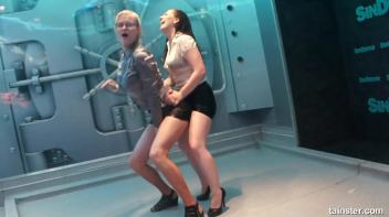 Sexy Wet Booty shaking Screencap 5 on www.sinx.com