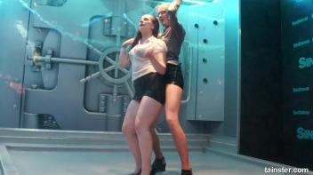 Sexy Wet Booty shaking Screencap 7 on www.sinx.com