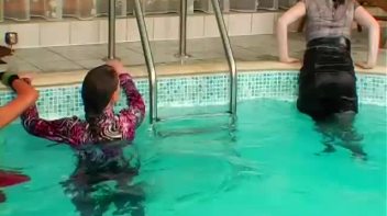 Staying Cool by the Pool Screencap 99 on www.sinx.com