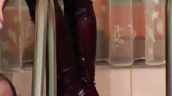 Staying Cool by the Pool Screencap 110 on www.sinx.com