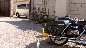 Exchange Student Learns The Local Customs Screencap 7 on www.sinx.com