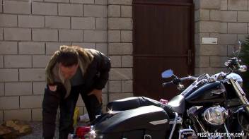 Exchange Student Learns The Local Customs Screencap 18 on www.sinx.com