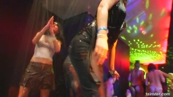 Blue Jean Babes Part 4 Cam 3 Screencap 27 on www.sinx.com