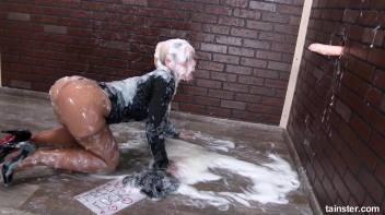 Bombshell collects cum for a living Screencap 86 on www.sinx.com