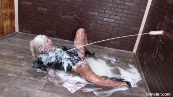 Bombshell collects cum for a living Screencap 95 on www.sinx.com