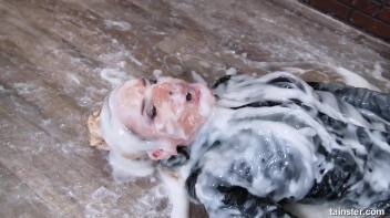 Bombshell collects cum for a living Screencap 102 on www.sinx.com