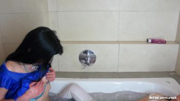 Tits In The Tub Proudly On Display Screencap 67 on www.sinx.com