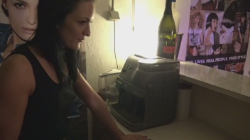 In der Dorfdisco geschwängert Screencap 8 on www.sinx.com