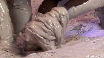 The Lone Mud Splatterers Screencap 51 on www.sinx.com