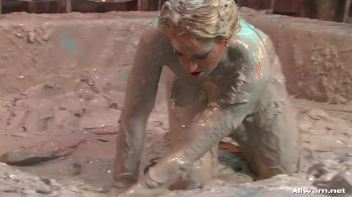 The Lone Mud Splatterers Screencap 78 on www.sinx.com