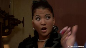 Building Inspector Speaks The Language Of Sex Screencap 3 on www.sinx.com