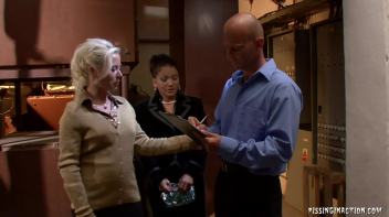 Building Inspector Speaks The Language Of Sex Screencap 4 on www.sinx.com