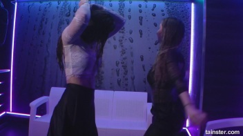 Party Girls Just Want to Have Some Wet Fun Screencap 51 on www.sinx.com