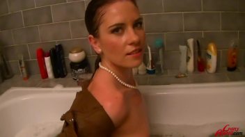 Rub-A-Dub Leony In The Tub Screencap 88 on www.sinx.com