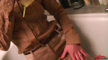 Rub-A-Dub Leony In The Tub Screencap 10 on www.sinx.com