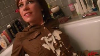 Rub-A-Dub Leony In The Tub Screencap 27 on www.sinx.com